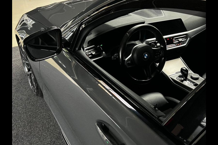 BMW 3-serie 320i M-sport Head Up Leer Navi PDC Virtual 20'' LM velgen Climate voor en achter Matrix