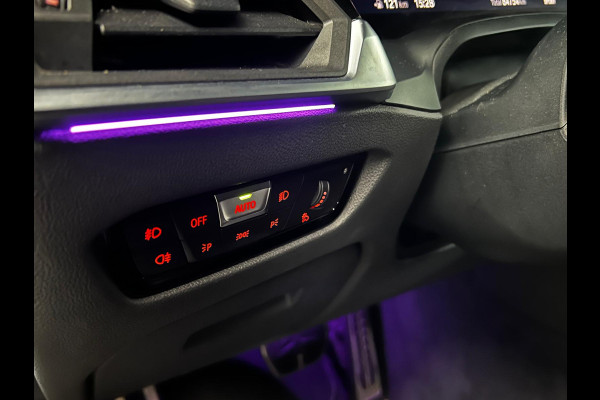 BMW 3-serie 320i M-sport Head Up Leer Navi PDC Virtual 20'' LM velgen Climate voor en achter Matrix