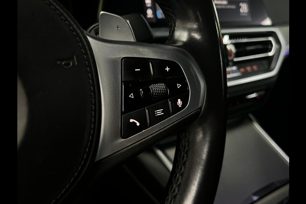 BMW 3-serie 320i M-sport Head Up Leer Navi PDC Virtual 20'' LM velgen Climate voor en achter Matrix