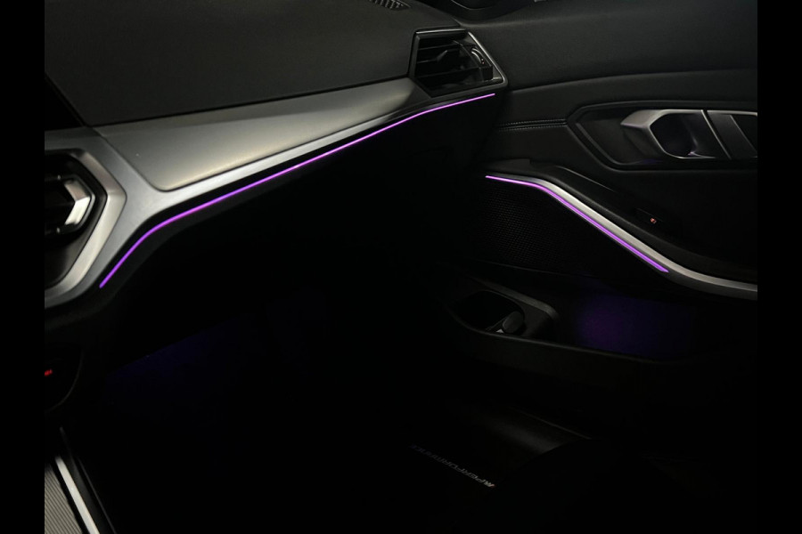 BMW 3-serie 320i M-sport Head Up Leer Navi PDC Virtual 20'' LM velgen Climate voor en achter Matrix