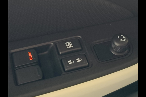 Suzuki Swift 1.2 Select Smart Hybrid uit 2023 Rijklaar + 12 maanden Bovag-garantie Henk Jongen Auto's in Helmond,  al 50 jaar service zoals 't hoort!