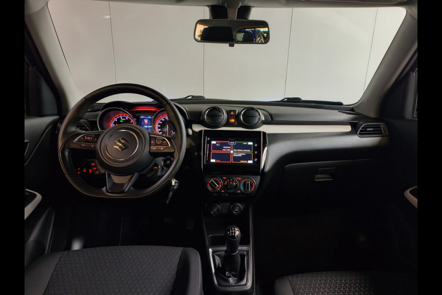 Suzuki Swift 1.2 Select Smart Hybrid uit 2023 Rijklaar + 12 maanden Bovag-garantie Henk Jongen Auto's in Helmond,  al 50 jaar service zoals 't hoort!