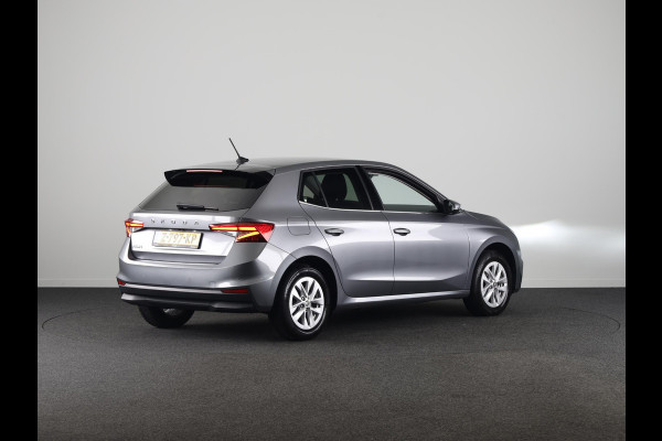 Škoda Fabia 1.0 TSI Business Edition 95 pk | Verlengde garantie | Navigatie via App | Parkeersensoren | Achteruitrijcamera | Stoelverwarming | Keyless |