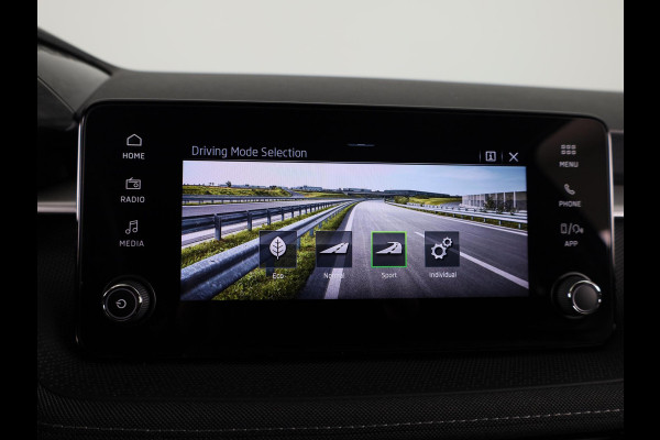 Škoda Fabia 1.0 TSI Business Edition 95 pk | Verlengde garantie | Navigatie via App | Parkeersensoren | Achteruitrijcamera | Stoelverwarming | Keyless |