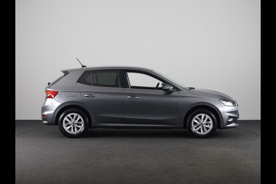 Škoda Fabia 1.0 TSI Business Edition 95 pk | Verlengde garantie | Navigatie via App | Parkeersensoren | Achteruitrijcamera | Stoelverwarming | Keyless |