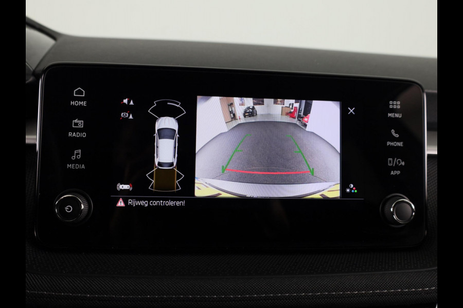 Škoda Fabia 1.0 TSI Business Edition 95 pk | Verlengde garantie | Navigatie via App | Parkeersensoren | Achteruitrijcamera | Stoelverwarming | Keyless |