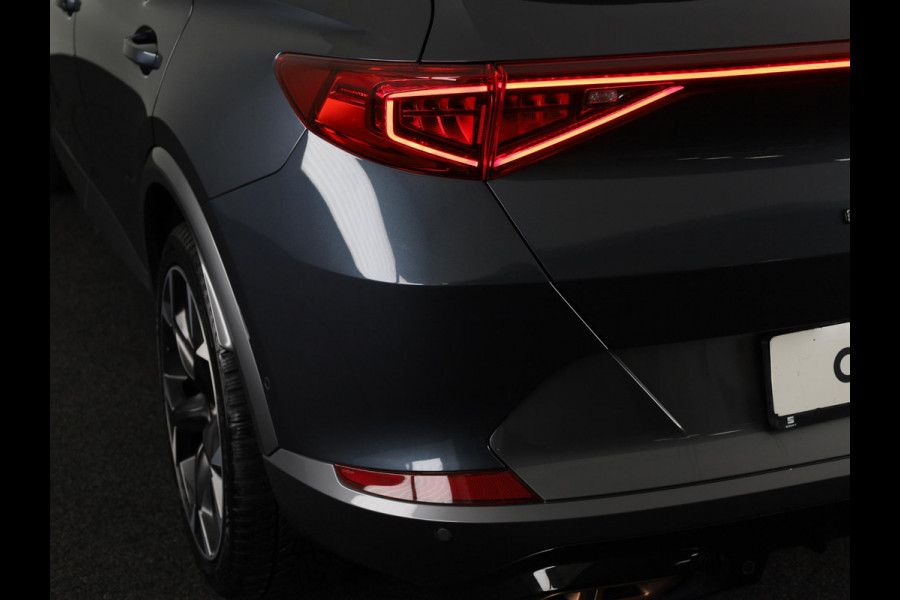 CUPRA Formentor 1.4 e-Hybrid VZ Performance 245 pk Automaat (DSG) | Navigatie | Parkeersensoren (Park assist) | Rondomzicht camera | Elektr. bestuurdersstoel met geheugen | Stoelverwarming |
