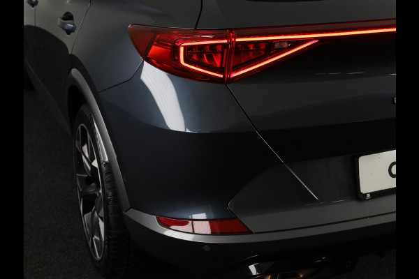 CUPRA Formentor 1.4 e-Hybrid VZ Performance 245 pk Automaat (DSG) | Navigatie | Parkeersensoren (Park assist) | Rondomzicht camera | Elektr. bestuurdersstoel met geheugen | Stoelverwarming |