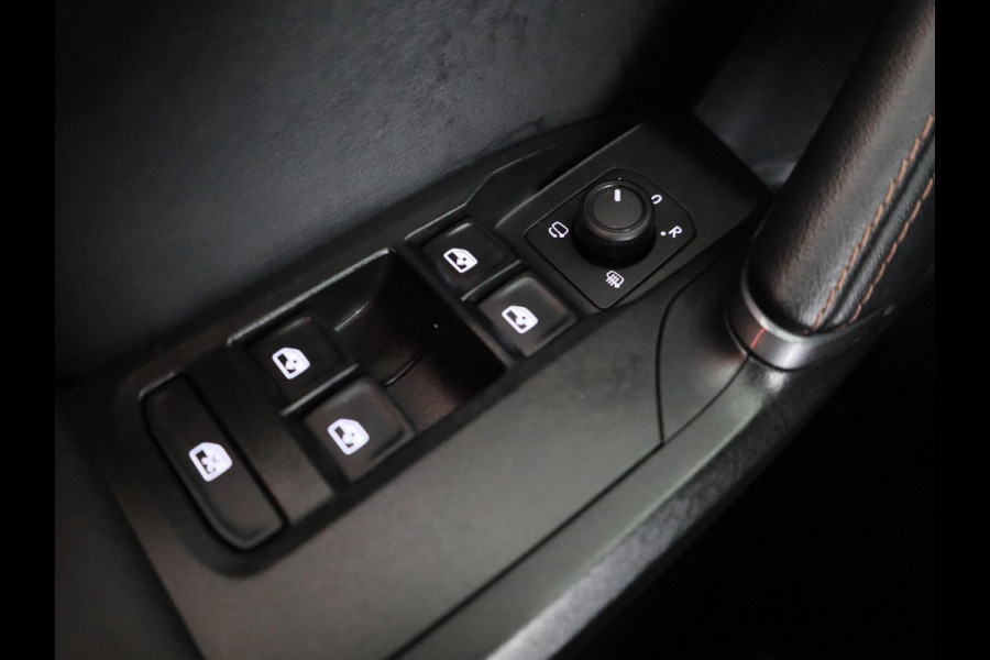 CUPRA Formentor 1.4 e-Hybrid VZ Performance 245 pk Automaat (DSG) | Navigatie | Parkeersensoren (Park assist) | Rondomzicht camera | Elektr. bestuurdersstoel met geheugen | Stoelverwarming |