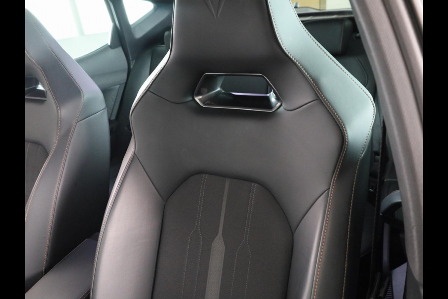 CUPRA Formentor 1.4 e-Hybrid VZ Performance 245 pk Automaat (DSG) | Navigatie | Parkeersensoren (Park assist) | Rondomzicht camera | Elektr. bestuurdersstoel met geheugen | Stoelverwarming |