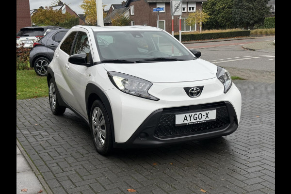 Toyota Aygo X 1.0 VVT-i MT Play | Eerste eigenaar, Apple CarPlay/Android Auto, Parkeercamera, Airconditioning, BTW Auto