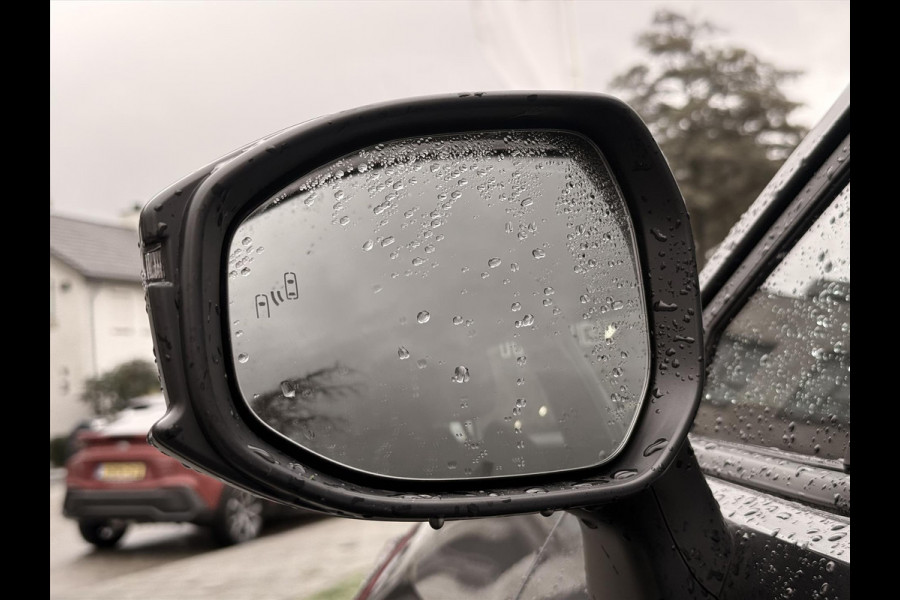 Toyota C-HR 1.8 Hybrid Active | Dodehoekdetectie, Apple carplay/Android auto, Camera, Adaptive cruise control, Climate control