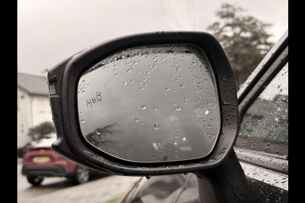 Toyota C-HR 1.8 Hybrid Active | Dodehoekdetectie, Apple carplay/Android auto, Camera, Adaptive cruise control, Climate control