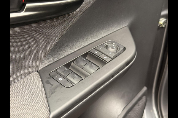 Toyota C-HR 1.8 Hybrid Active | Dodehoekdetectie, Apple carplay/Android auto, Camera, Adaptive cruise control, Climate control