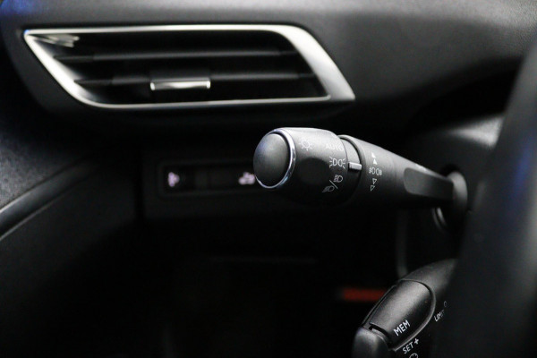 Peugeot 5008 1.2 PureTech*NAVI*CAM*HAAK*CRUISE*ECC*CARPLAY*7PER