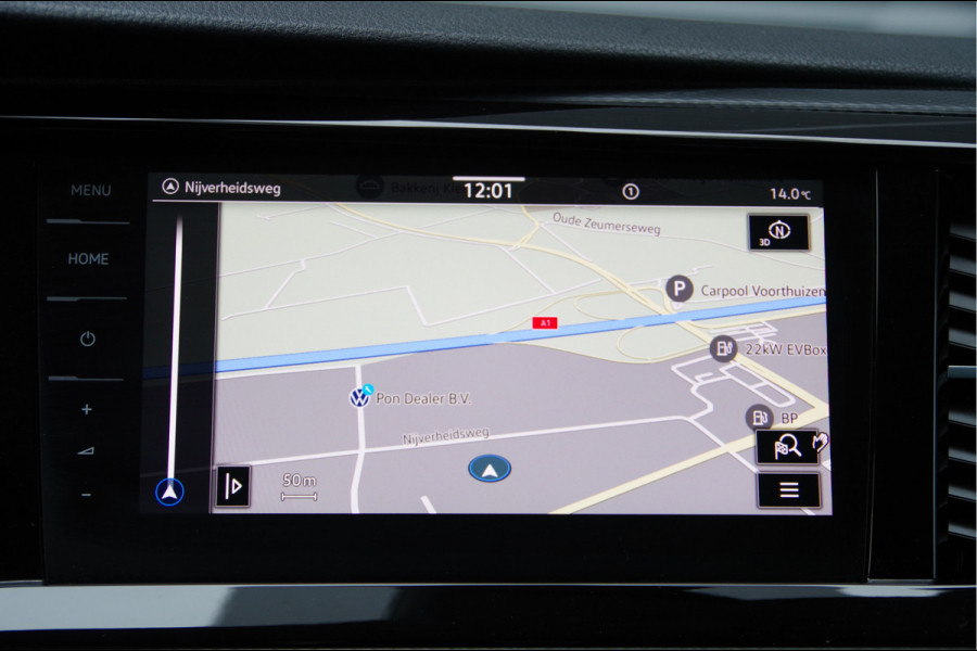 Volkswagen Transporter 2.0 TDI L2 BULLI DC-5P, AUT. LED, LEDER, TREKHAAK, STOELVERWARMING, ADAPT. CRUISE, DIGITAL COCKPIT, CAMERA, AIRCO, PARKEERSENSOR