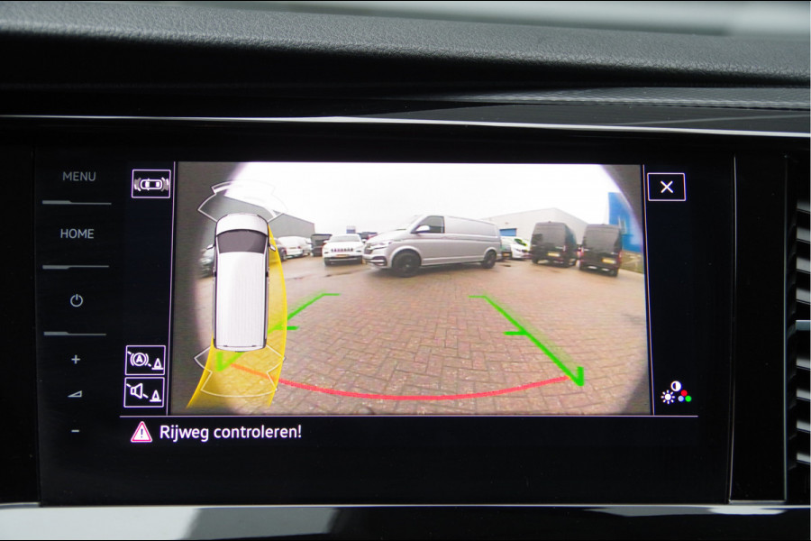 Volkswagen Transporter 2.0 TDI L2 BULLI DC-5P, AUT. LED, LEDER, TREKHAAK, STOELVERWARMING, ADAPT. CRUISE, DIGITAL COCKPIT, CAMERA, AIRCO, PARKEERSENSOR