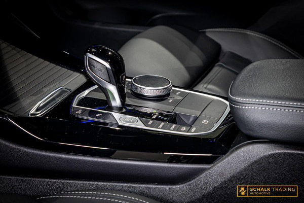 BMW X3 XDrive20i High Executive|M-sport|HUD|Cam|H&K|Trekhaak