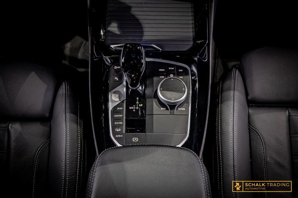 BMW X3 XDrive20i High Executive|M-sport|HUD|Cam|H&K|Trekhaak