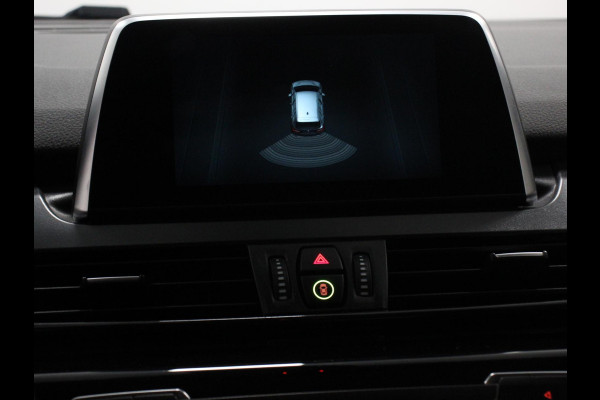 BMW 2 Serie Gran Tourer 218i Automaat Corporate Lease Executive 7p | Cruise control | Lichtmetalen velgen | Navigatie | Parkeersensoren achter | Radio | LED