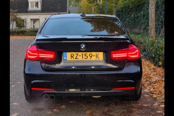 BMW 3-serie 320i F30 M Sport Apple CarPlay Elk. Trekhaak 6WB Dig, Dash Keyless 19inch Breedset GARANTIE 320i Corporate L High Ex