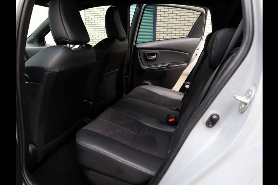 Toyota Yaris 1.5 Hybrid GR-Sport | Bi-Tone | Carplay | Leder/Alcantara