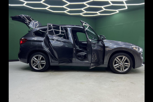 BMW X1 sDrive18i High Executive M-Pakket | Keyless | Pano