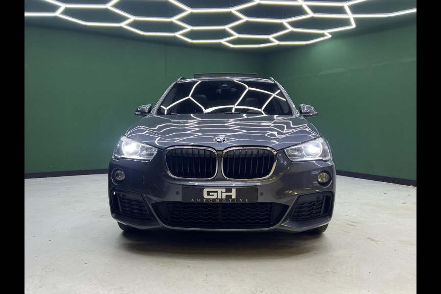 BMW X1 sDrive18i High Executive M-Pakket | Keyless | Pano