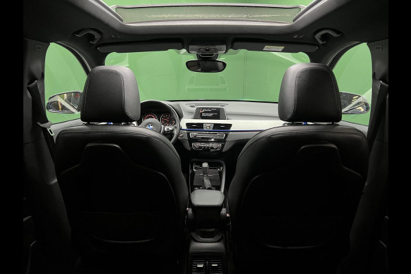 BMW X1 sDrive18i High Executive M-Pakket | Keyless | Pano