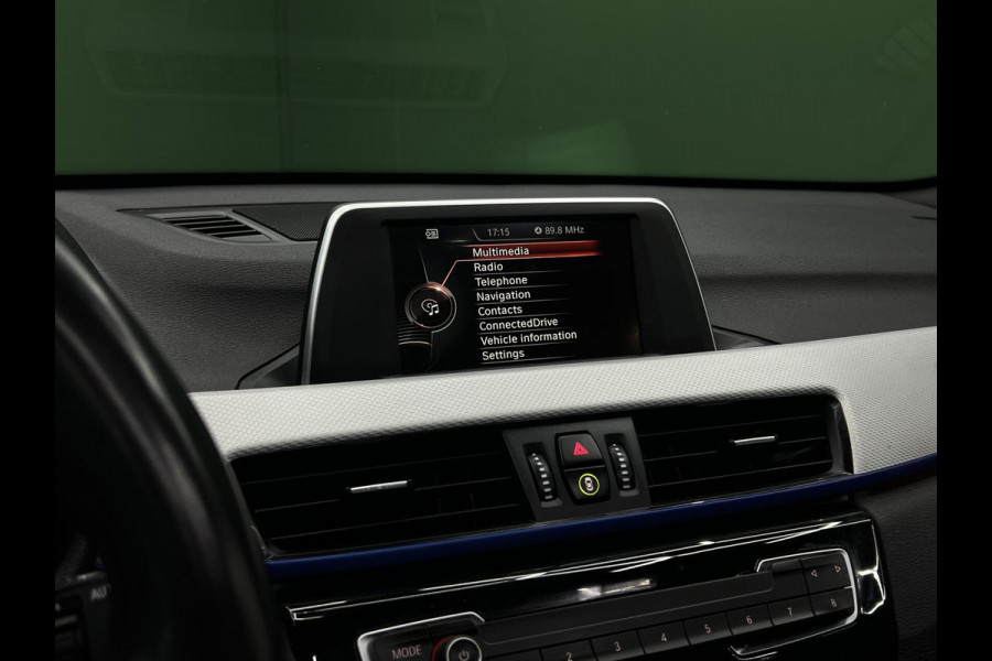 BMW X1 sDrive18i High Executive M-Pakket | Keyless | Pano