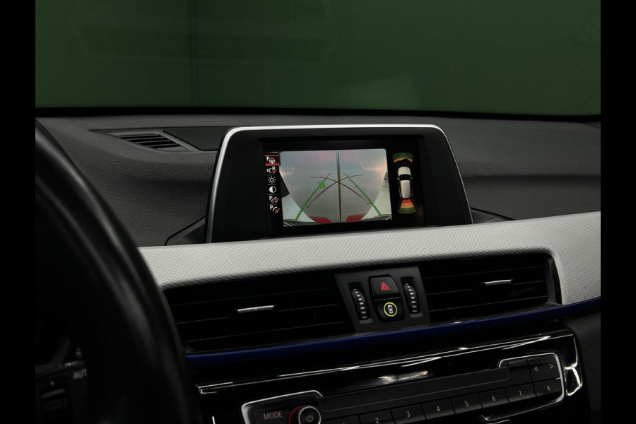BMW X1 sDrive18i High Executive M-Pakket | Keyless | Pano