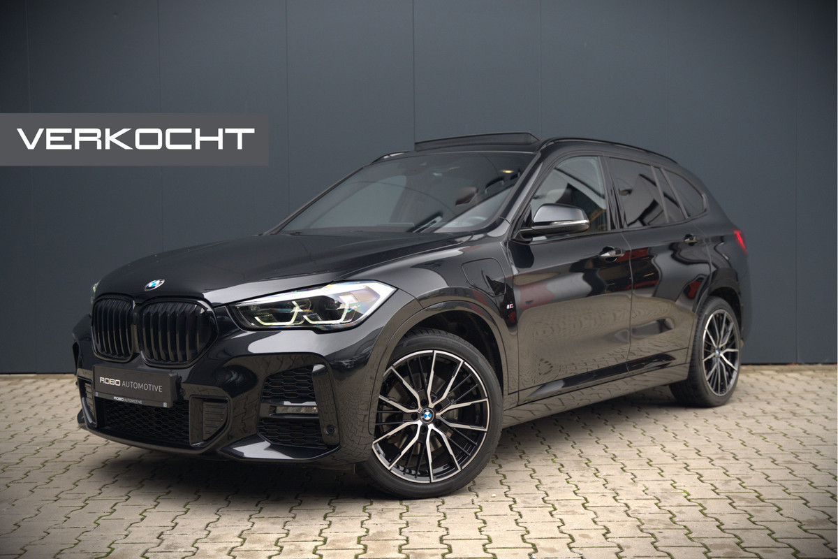 BMW X1 xDrive25e Business Edition Plus M Sport | Panoramadak | Leer | Head-Up Display | Camera | Shadowline | Keyless | Cruise Control | Navigatie Prof. | Stoelverwarming | Elek. Achterklep | Ambiance Verlichting