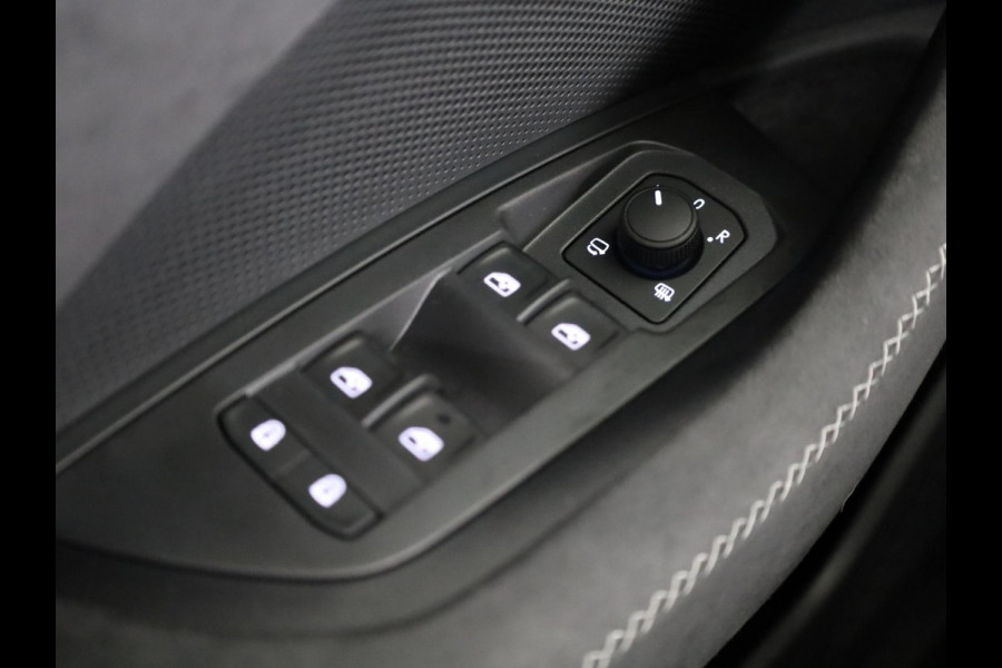 Škoda Kodiaq Sportline Business m-HEV 1.5 TSI 150 pk 7 versn. DSG | 7-persoons | Trekhaak wegklapbaar | Panoramadak | Winter pakket