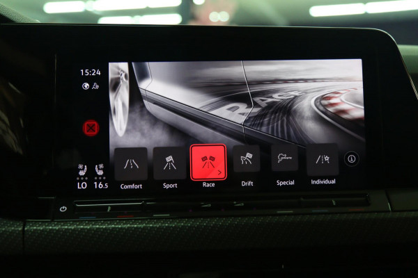 Volkswagen Golf 2.0 TSI R 4Motion PERFORMANCE AKRAP/PANO/HEADUP/IQ/H-K/BOMVOL