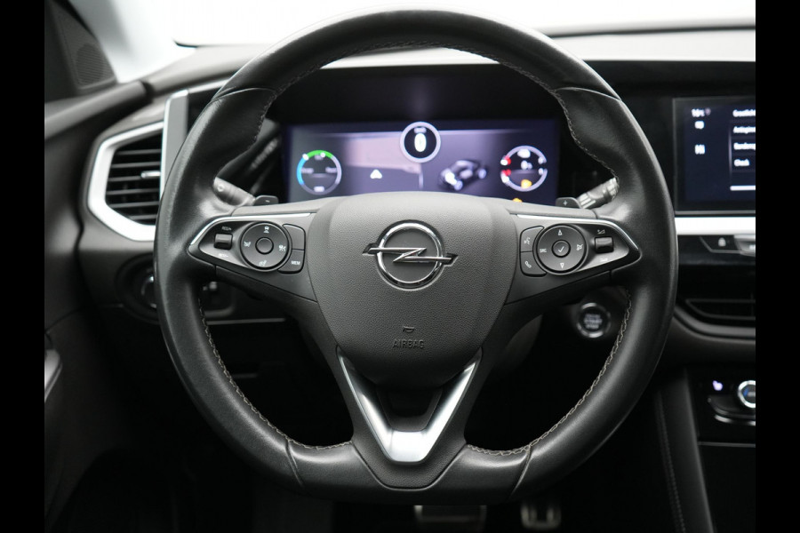 Opel Grandland 1.6 Turbo GS Line Facelift Plug In Hybrid 225pk Dealer O.H PHEV | Adaptive Cruise | 360 Camera | Matrix LED | Black Optic | Alcantara Sporstoelen Verwarmd | Apple Carplay | Sfeerverlichting | Navigatie | Virtual | DAB | 18"L.M |
