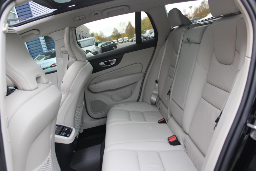 Volvo V60 Cross Country 2.0 B5 250PK CROSSCOUNTRY AWD Ultimate AWD (VIERWIELAANDRIJVING) | PANORAMISCH SCHUIF/KANTELDAK | PARKEERVERWARMING MET TIMER (STANDKACHEL) | MORITZ LEDEREN BEKLEDING MET COMFORTSTOELEN EN DUAL TONE LEDEREN STUURWIEL | ELEKTRISCH VERSTELBARE VOORSTOELEN MET GEHEUGEN OP BEIDE STOELEN | STOEL, STUUR EN ACHTERBANKVERWARMING | PREMIUM AUDIO BY HARMAN KARDON | ADAPTIEVE FULL LED KOPLAMPEN | LED MISTLAMPEN |VERLICHTINGS PACK 2 | INTELSAFE SURROUND | PARK ASSIST "VISIUAL PARK ASSIST" INCL. 360° VIEW | ROESTVRIJSTALEN SIDE SCUFF PLATES MET ''CROSS COUNTRY" INSCIP
