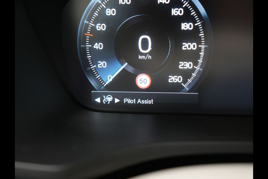 Volvo V60 T6 Recharge AWD Inscription Plug In Hybrid 340pk Dealer O.H PHEV | Trekhaak Af Fabriek | Panodak | Head Up | 360 Camera | Adaptive Cruise | Lederen Sporstoelen Memory & Verwarmd | Harman & Kardon | Blis | Keyless | Apple Carplay | Stuur Verwarmd |