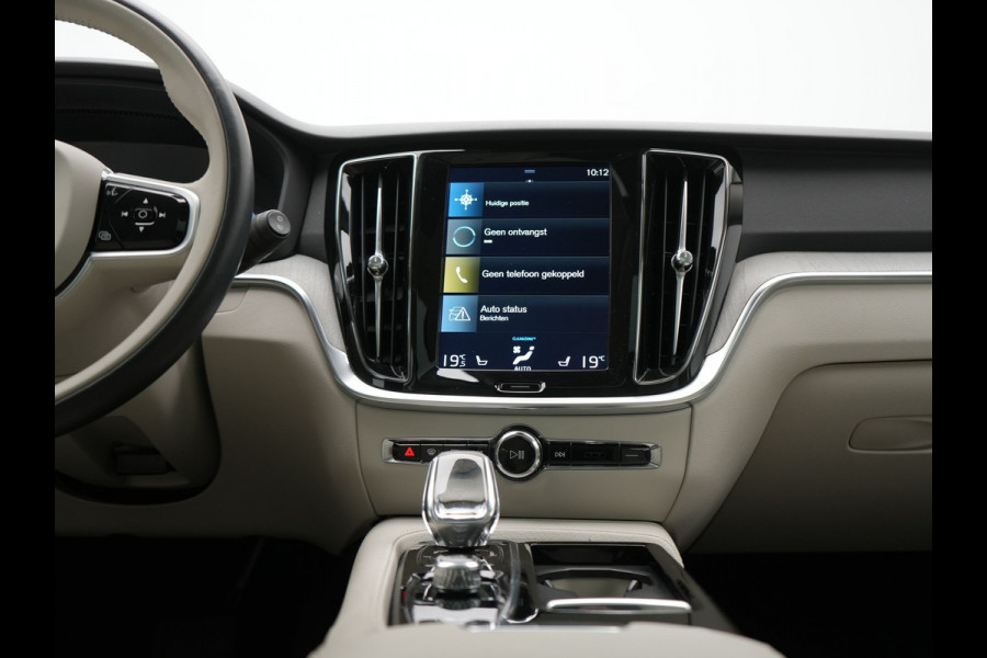 Volvo V60 T6 Recharge AWD Inscription Plug In Hybrid 340pk Dealer O.H PHEV | Trekhaak Af Fabriek | Panodak | Head Up | 360 Camera | Adaptive Cruise | Lederen Sporstoelen Memory & Verwarmd | Harman & Kardon | Blis | Keyless | Apple Carplay | Stuur Verwarmd |