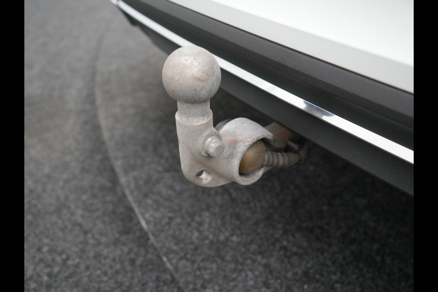 Volvo V60 T6 Recharge AWD Inscription Plug In Hybrid 340pk Dealer O.H PHEV | Trekhaak Af Fabriek | Panodak | Head Up | 360 Camera | Adaptive Cruise | Lederen Sporstoelen Memory & Verwarmd | Harman & Kardon | Blis | Keyless | Apple Carplay | Stuur Verwarmd |