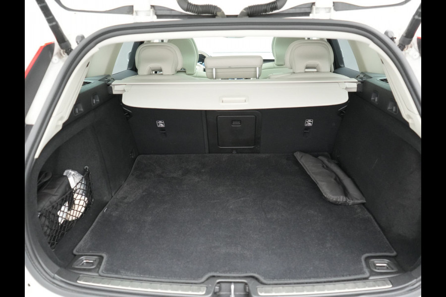 Volvo V60 T6 Recharge AWD Inscription Plug In Hybrid 340pk Dealer O.H PHEV | Trekhaak Af Fabriek | Panodak | Head Up | 360 Camera | Adaptive Cruise | Lederen Sporstoelen Memory & Verwarmd | Harman & Kardon | Blis | Keyless | Apple Carplay | Stuur Verwarmd |