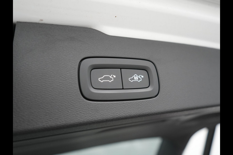 Volvo V60 T6 Recharge AWD Inscription Plug In Hybrid 340pk Dealer O.H PHEV | Trekhaak Af Fabriek | Panodak | Head Up | 360 Camera | Adaptive Cruise | Lederen Sporstoelen Memory & Verwarmd | Harman & Kardon | Blis | Keyless | Apple Carplay | Stuur Verwarmd |