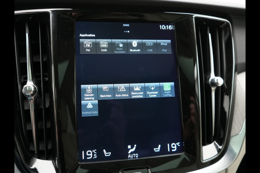 Volvo V60 T6 Recharge AWD Inscription Plug In Hybrid 340pk Dealer O.H PHEV | Trekhaak Af Fabriek | Panodak | Head Up | 360 Camera | Adaptive Cruise | Lederen Sporstoelen Memory & Verwarmd | Harman & Kardon | Blis | Keyless | Apple Carplay | Stuur Verwarmd |