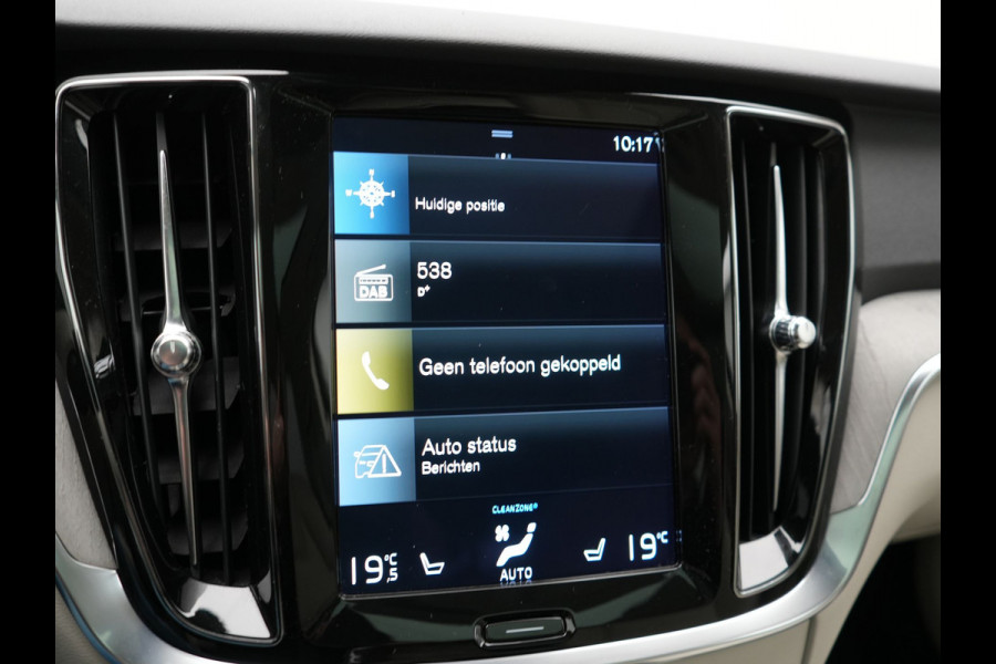 Volvo V60 T6 Recharge AWD Inscription Plug In Hybrid 340pk Dealer O.H PHEV | Trekhaak Af Fabriek | Panodak | Head Up | 360 Camera | Adaptive Cruise | Lederen Sporstoelen Memory & Verwarmd | Harman & Kardon | Blis | Keyless | Apple Carplay | Stuur Verwarmd |