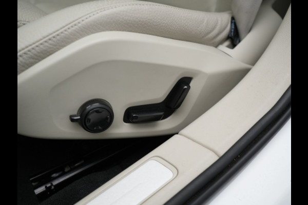 Volvo V60 T6 Recharge AWD Inscription Plug In Hybrid 340pk Dealer O.H PHEV | Trekhaak Af Fabriek | Panodak | Head Up | 360 Camera | Adaptive Cruise | Lederen Sporstoelen Memory & Verwarmd | Harman & Kardon | Blis | Keyless | Apple Carplay | Stuur Verwarmd |