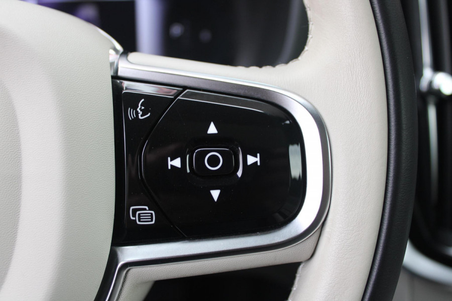 Volvo V60 Cross Country 2.0 B5 250PK CROSSCOUNTRY AWD Ultimate AWD (VIERWIELAANDRIJVING) | PANORAMISCH SCHUIF/KANTELDAK | PARKEERVERWARMING MET TIMER (STANDKACHEL) | MORITZ LEDEREN BEKLEDING MET COMFORTSTOELEN EN DUAL TONE LEDEREN STUURWIEL | ELEKTRISCH VERSTELBARE VOORSTOELEN MET GEHEUGEN OP BEIDE STOELEN | STOEL, STUUR EN ACHTERBANKVERWARMING | PREMIUM AUDIO BY HARMAN KARDON | ADAPTIEVE FULL LED KOPLAMPEN | LED MISTLAMPEN |VERLICHTINGS PACK 2 | INTELSAFE SURROUND | PARK ASSIST "VISIUAL PARK ASSIST" INCL. 360° VIEW | ROESTVRIJSTALEN SIDE SCUFF PLATES MET ''CROSS COUNTRY" INSCIP