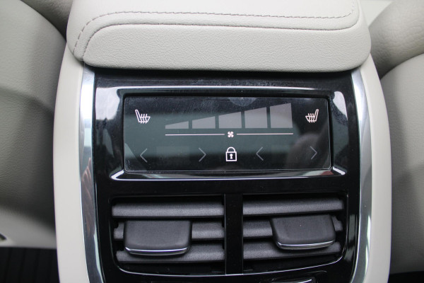 Volvo V60 Cross Country 2.0 B5 250PK CROSSCOUNTRY AWD Ultimate AWD (VIERWIELAANDRIJVING) | PANORAMISCH SCHUIF/KANTELDAK | PARKEERVERWARMING MET TIMER (STANDKACHEL) | MORITZ LEDEREN BEKLEDING MET COMFORTSTOELEN EN DUAL TONE LEDEREN STUURWIEL | ELEKTRISCH VERSTELBARE VOORSTOELEN MET GEHEUGEN OP BEIDE STOELEN | STOEL, STUUR EN ACHTERBANKVERWARMING | PREMIUM AUDIO BY HARMAN KARDON | ADAPTIEVE FULL LED KOPLAMPEN | LED MISTLAMPEN |VERLICHTINGS PACK 2 | INTELSAFE SURROUND | PARK ASSIST "VISIUAL PARK ASSIST" INCL. 360° VIEW | ROESTVRIJSTALEN SIDE SCUFF PLATES MET ''CROSS COUNTRY" INSCIP