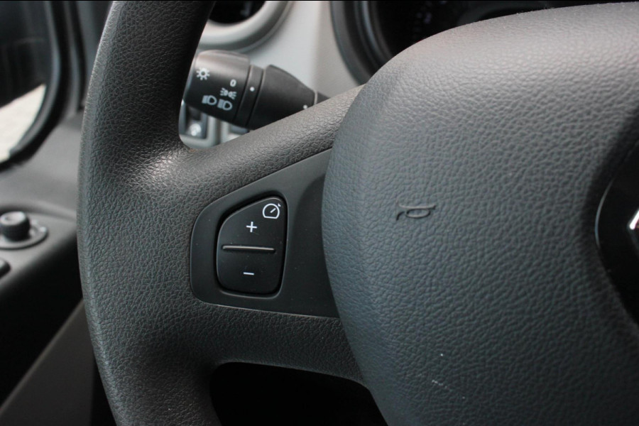 Renault Trafic 2.0 dCi T29 L2H1 Work Edition FULL BLACK / SIDE-BARS / TREKHAAK / NAVIGATIE / VERLAAGD / CRUISE CONTROL / LEDEREN