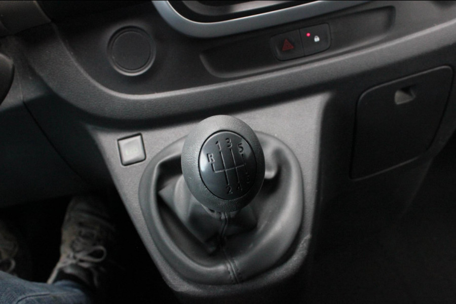 Renault Trafic 2.0 dCi T29 L2H1 Work Edition FULL BLACK / SIDE-BARS / TREKHAAK / NAVIGATIE / VERLAAGD / CRUISE CONTROL / LEDEREN