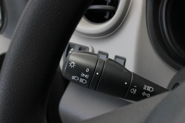 Renault Trafic 2.0 dCi T29 L2H1 Work Edition FULL BLACK / SIDE-BARS / TREKHAAK / NAVIGATIE / VERLAAGD / CRUISE CONTROL / LEDEREN