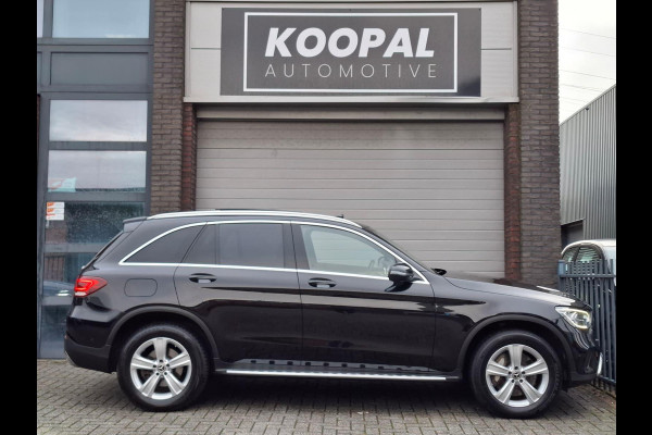 Mercedes-Benz GLC 300e 4MATIC Premium | Panoramdak | Trekhaak | Dealer Onderhouden